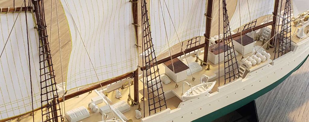Maquetas de Barcos Modelo Buque Escuela Esmeralda